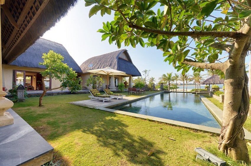 Không gian xanh bên trong khách sạn Sun Spa Resort